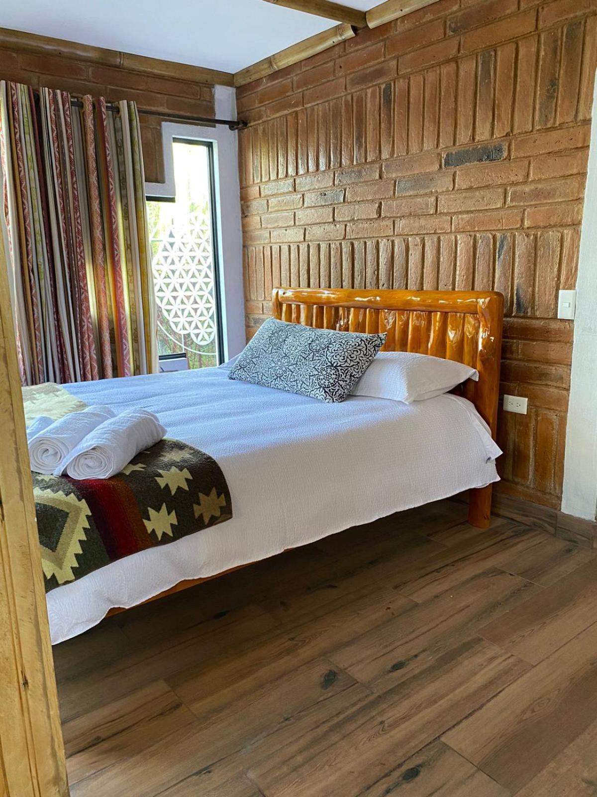 Watzara Wasi Cottage Familiar Camprestre Y Lofts En Cotacachi Eksteriør bilde