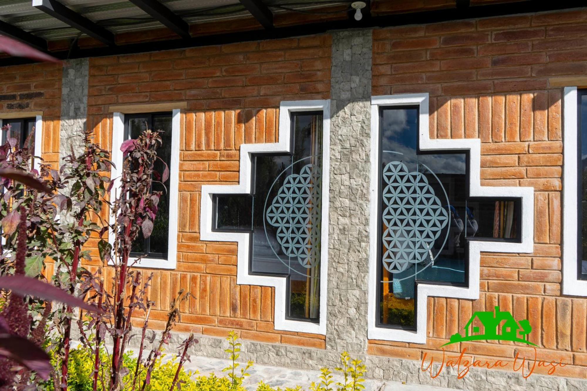 Watzara Wasi Cottage Familiar Camprestre Y Lofts En Cotacachi Eksteriør bilde